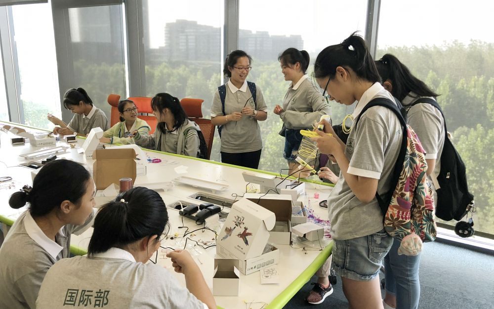 南师附中国际部学生走进威布三维3D打印创客中心