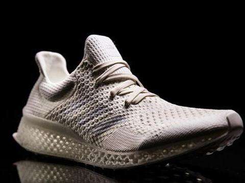阿迪达斯量产3D打印鞋将限量发售一万双，定价2599元你愿意购买吗？